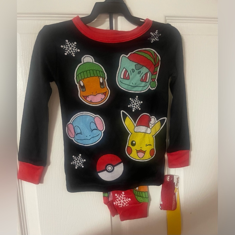 🔴‎ 3/$12 Pokemon themed Christmas Pajama Set! NWT! Size 4!